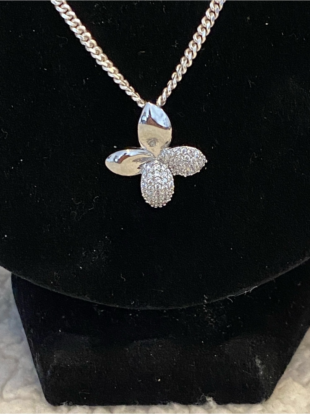 925 Sterling Silver Necklace with Flower Pendant